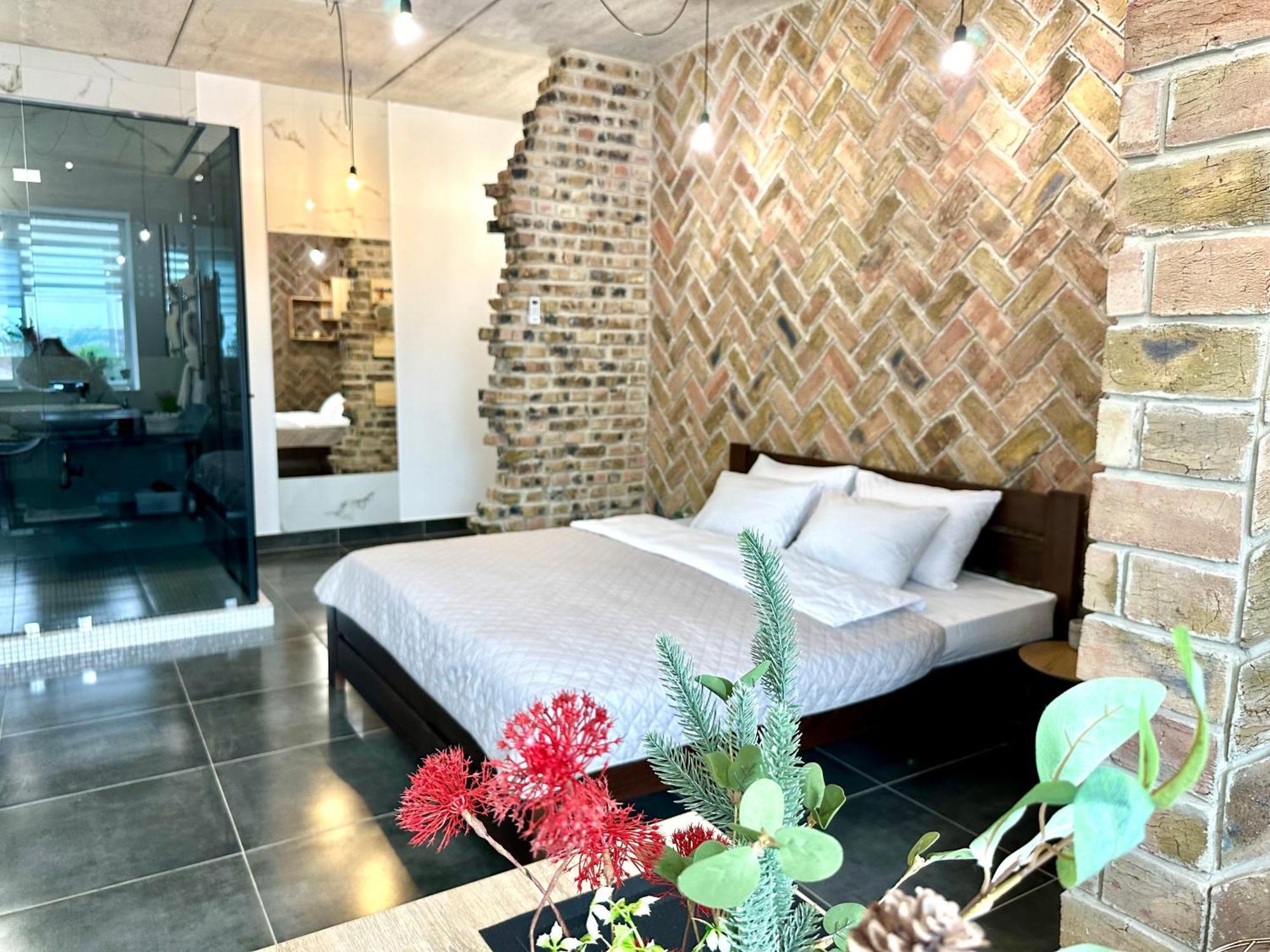 Comfortable With A Coffee Machine In The Centre, Zlata Plaza Apartment Rivne